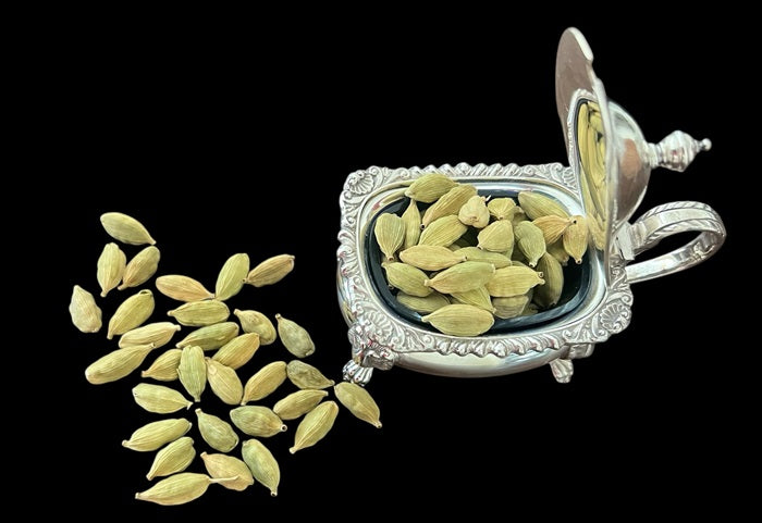 Shandiz Organic Green Cardamom Pods Jumbo Grade, Hand Picked