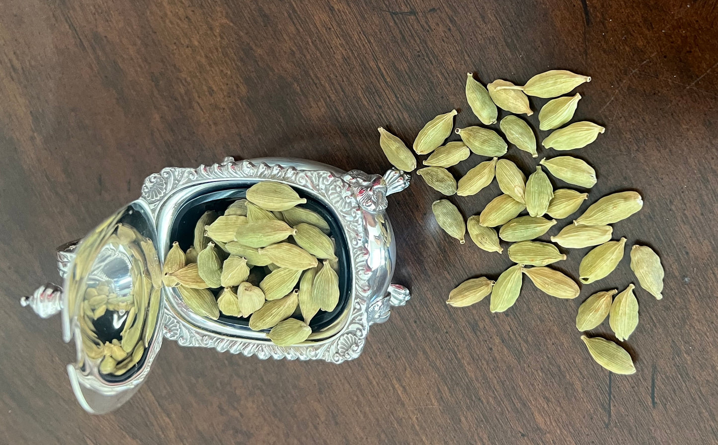 Shandiz Organic Green Cardamom Pods Jumbo Grade, Hand Picked